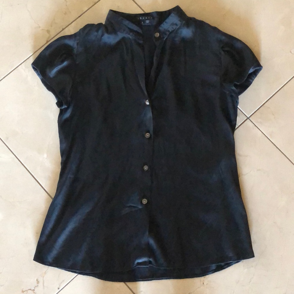 Theory silk shirt size 2